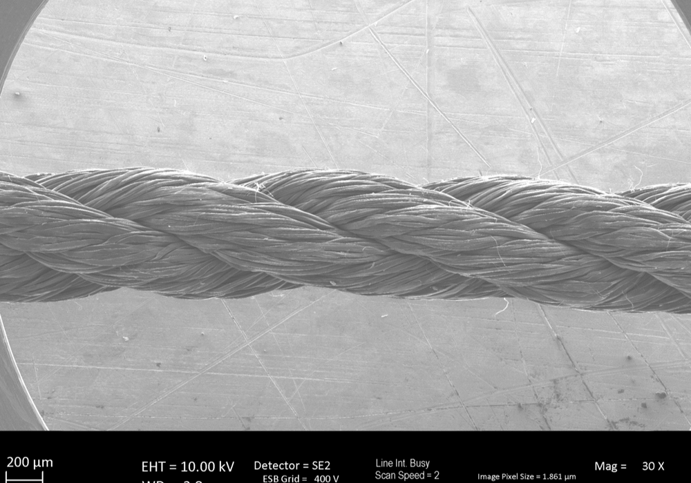 Galvorn_yarn_microscopic__86932