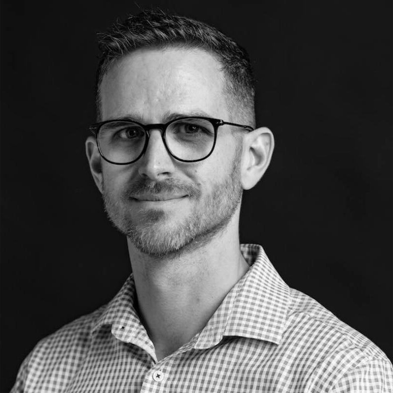 OLIVER_HEADSHOT