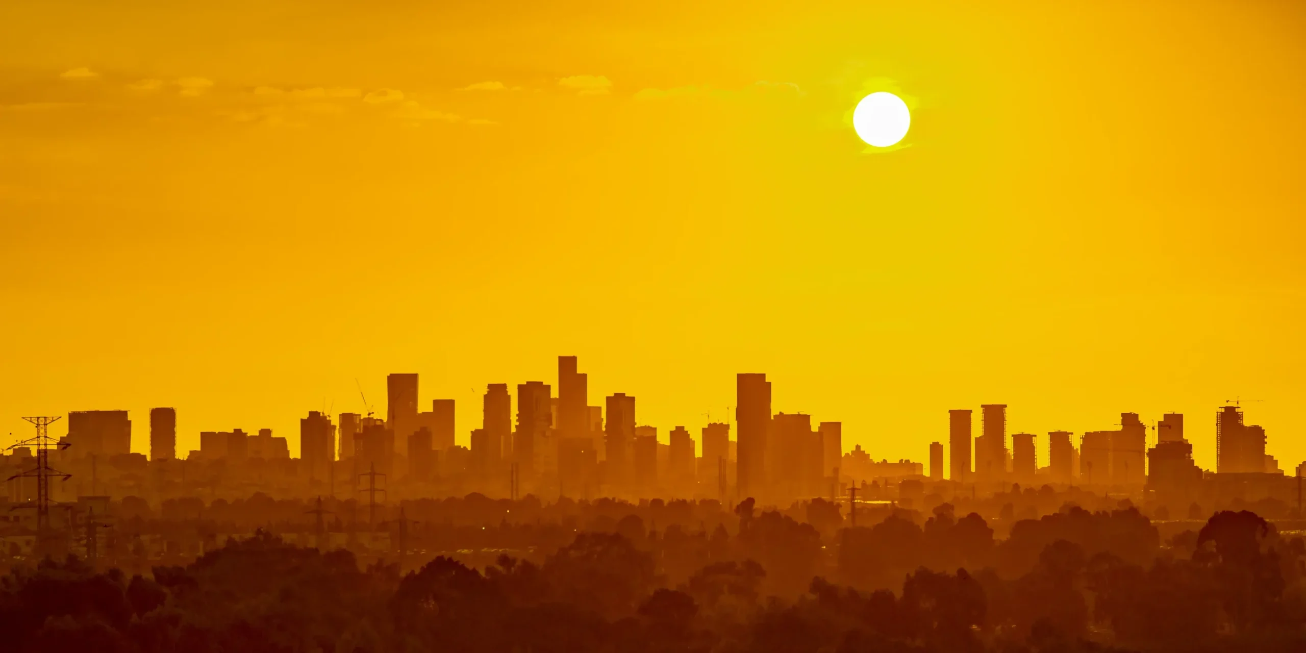 extreme-heat_climate-adapation The frequency of extreme heat due to climate change challenges copper.